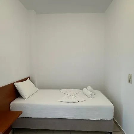 Hotel Enelia *