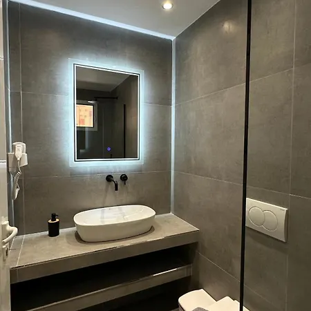 Enelia Hotel Himare