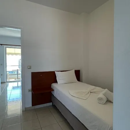 Hotel Enelia *