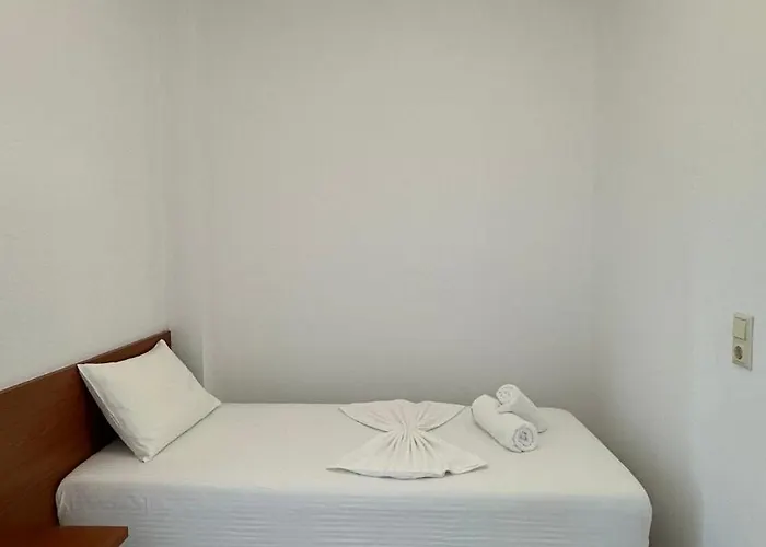 Hotel Enelia *