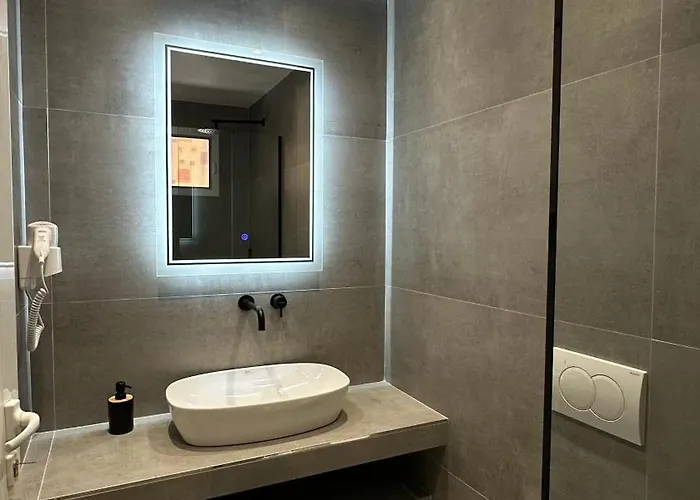Enelia Hotel Himarë